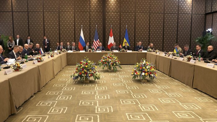 Negociaciones en Ginebra entre Ucrania, Rusia y Estados Unidos buscan frenar la guerra en su segundo día