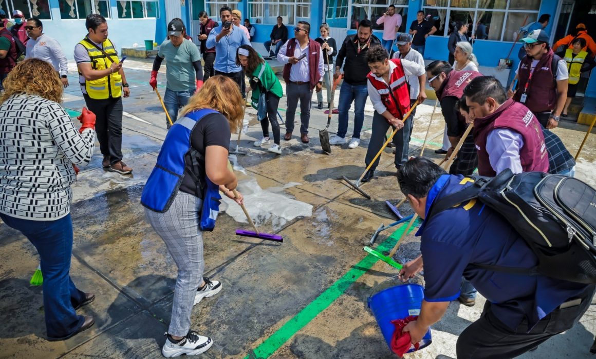 Nezahualcóyotl empezó a recuperar la normalidad tras la tormenta que causó daños