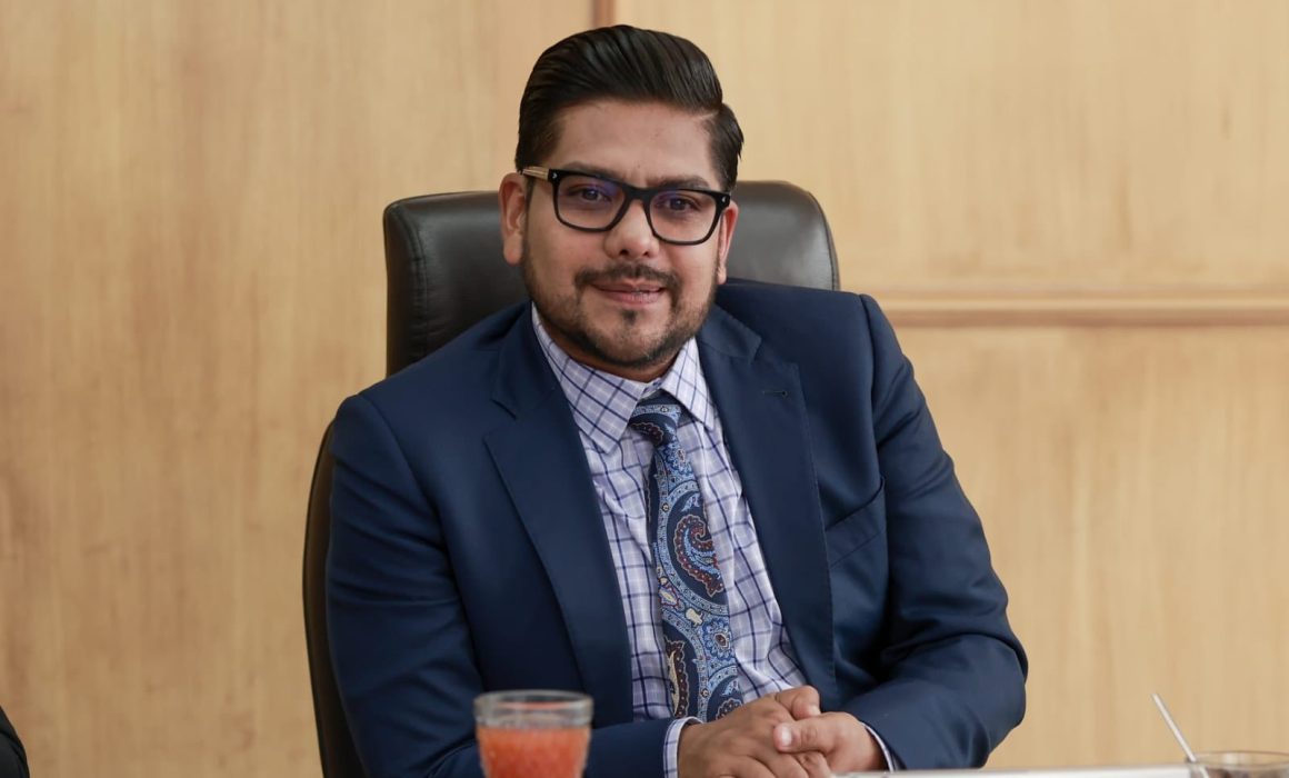 Nezahualcóyotl enfrenta crisis de agua potable mientras el alcalde celebra eventos sobre diversidad