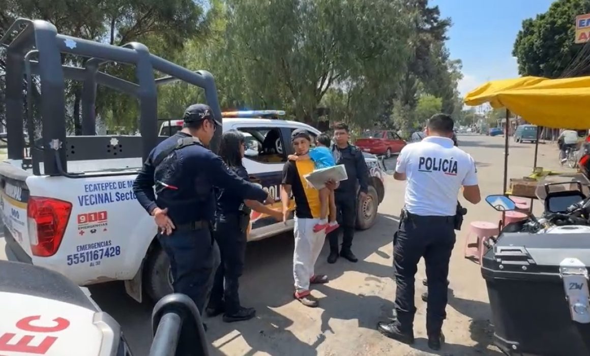 Niño de 3 años escapa de su casa en Ecatepec; es rescatado por policías y reunido con su familia