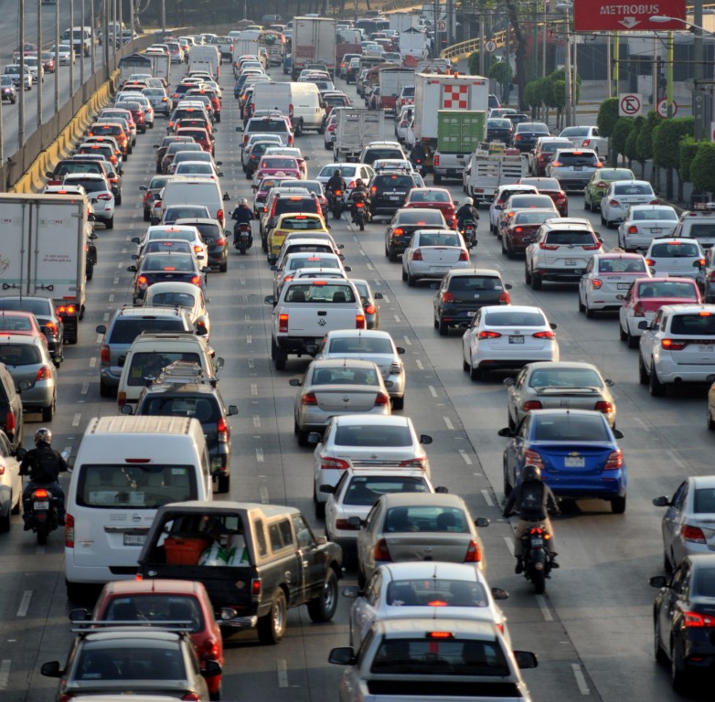 ¡No te dejes engañar! Estos vehículos están exentos del Hoy No Circula en diciembre y podrían facilitarte el viaje