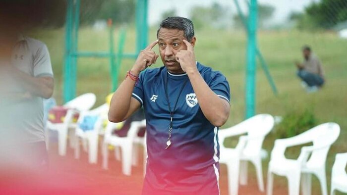 Nolberto Solano emprende misión en Pakistán para impulsar el talento futbolístico local