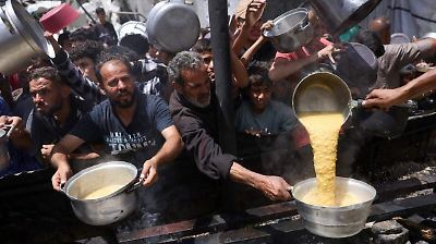 Nueve camiones con ayuda humanitaria son autorizados para entrar en Gaza, anuncia la ONU 