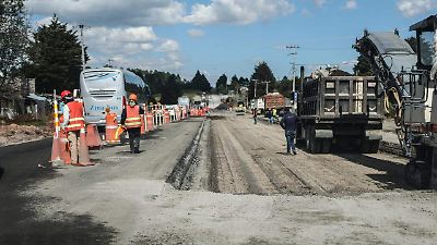 Obras en la carretera Toluca-Ciudad Altamirano duplican tiempos de traslado y generan molestia entre conductores
