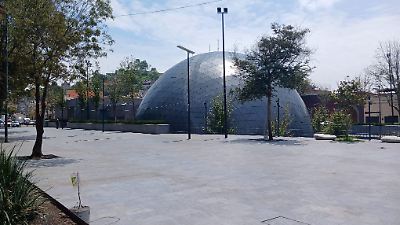 Operativo elimina ambulantes en la explanada del Planetario de Toluca y mejora la imagen del lugar