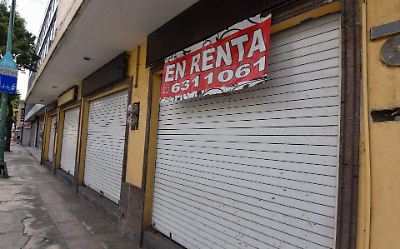 Pérdida de 600 negocios en el centro de Toluca refleja crisis económica y cambios en consumo