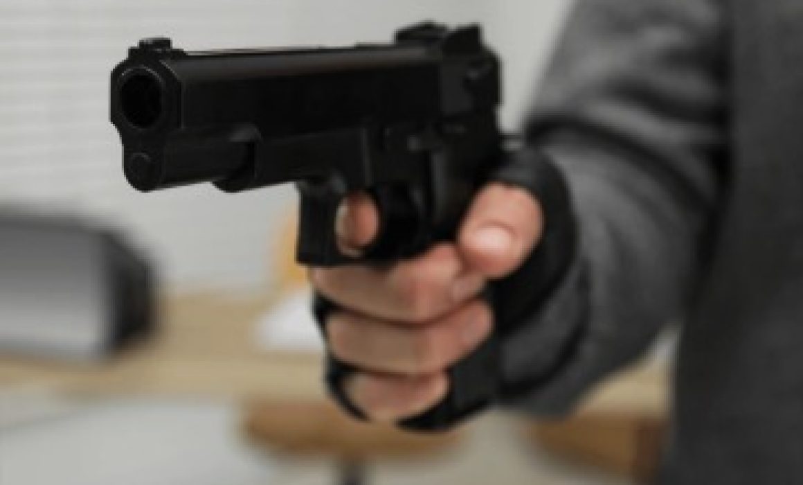 ¡Padre enfrenta valientemente a ladrón armado para salvar a sus hijos en Valle de Chalco!