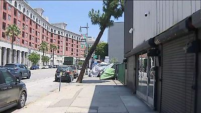 Para ahuyentar a personas sin hogar, barbería de Los Ángeles utiliza canción de “Baby Shark” a todo volumen