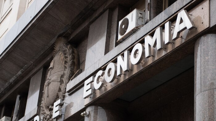 Para cumplir con el FMI, el gobierno deberá profundizar recortes en gasto no indexado en los últimos meses del año