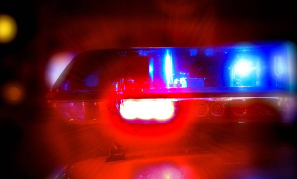 Patrulla volcó en persecución en Nopaltepec; policías ilesos