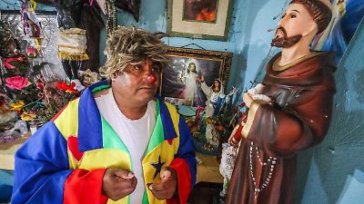 Payasos y tradición en San Francisco Tlalcilalcalpan: Preparativos para el Paseo de los Pregoneros en honor a San Francisco de Asís