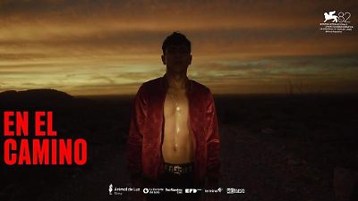 Película mexicana 'En el camino' de David Pablos conquista Venecia con premio a Mejor en Horizontes y reconocimiento por temática LGBT