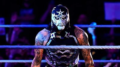 Penta pierde en su regreso a WWE Raw tras intervención de The New Day en plena gira europea