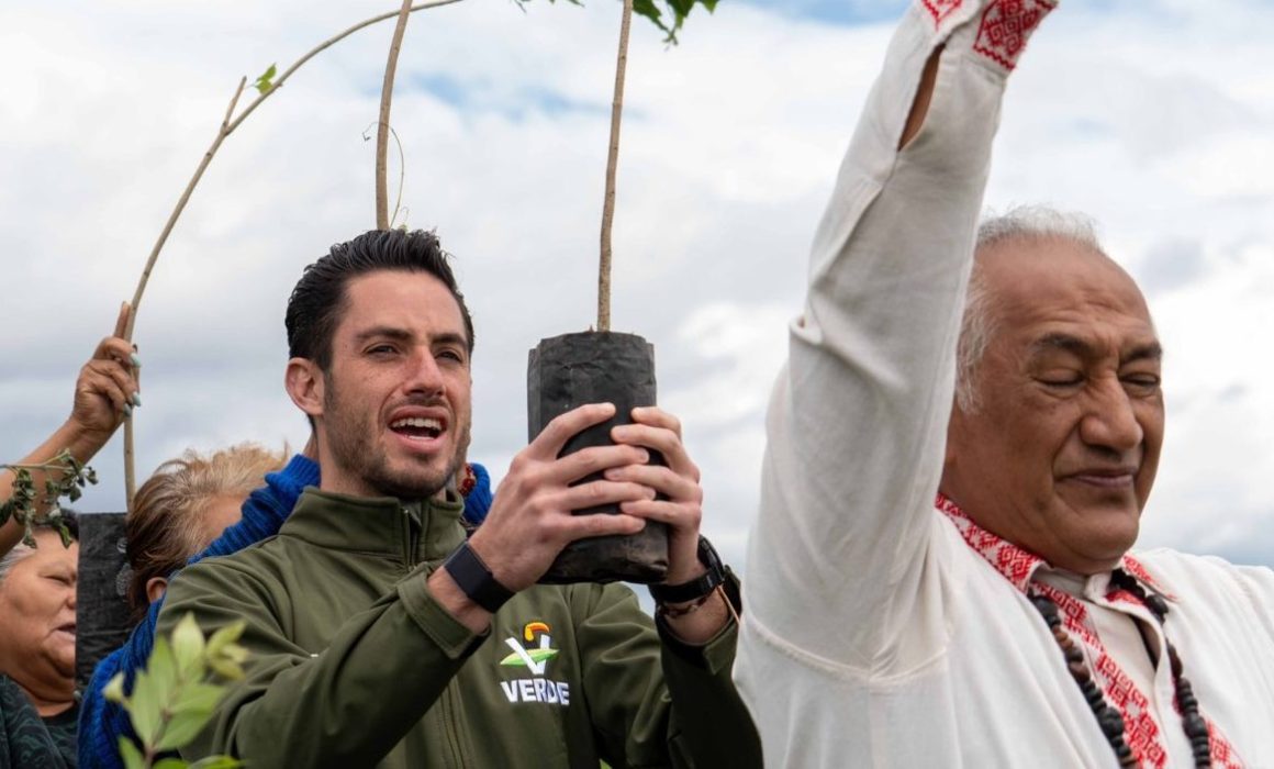 Pepe Couttolenc y Delfina Gómez impulsan prácticas ambientales para estudiantes en Toluca