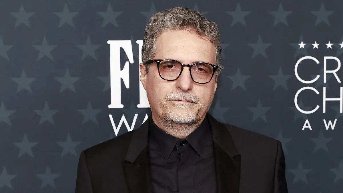 ¿Polémica en Critics Choice Awards? La entregada de premio en vivo en plena alfombra roja que sorprendió a todos