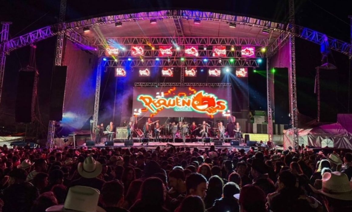 Polémica por millonario gasto en baile patrio con banda de regional mexicano en Nezahualcóyotl