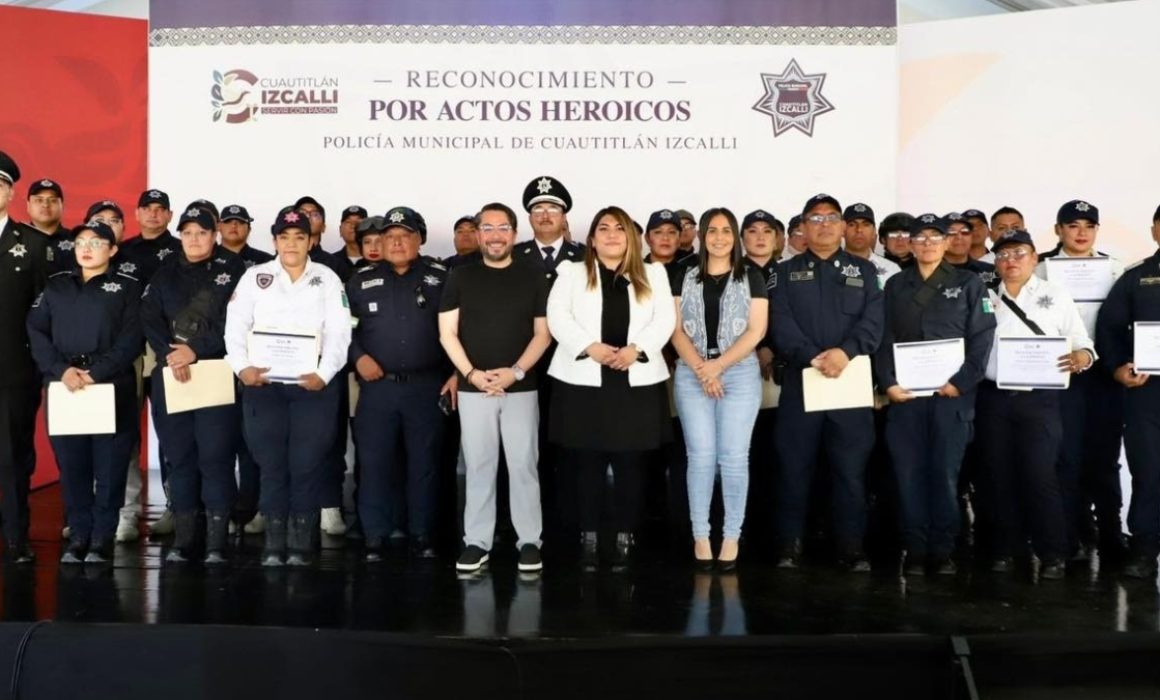 Policías de Cuautitlán Izcalli reciben galardones por operativos y rescates