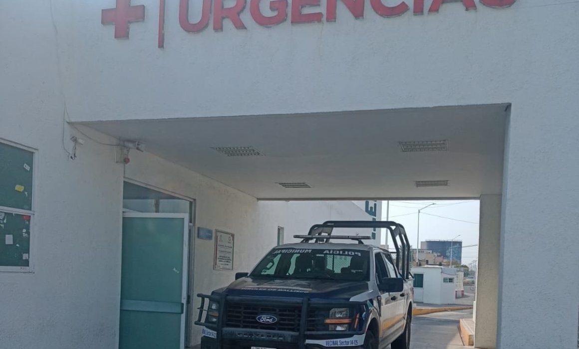 Policías de Ecatepec salvan a una mujer en parto y reciben ovaciones