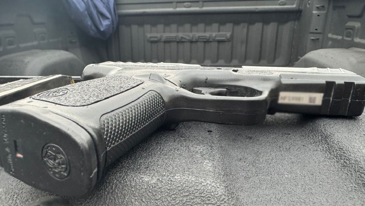 Policías en Toluca detienen a hombre armado tras reporte de disparos en San Lorenzo Tepaltitlán