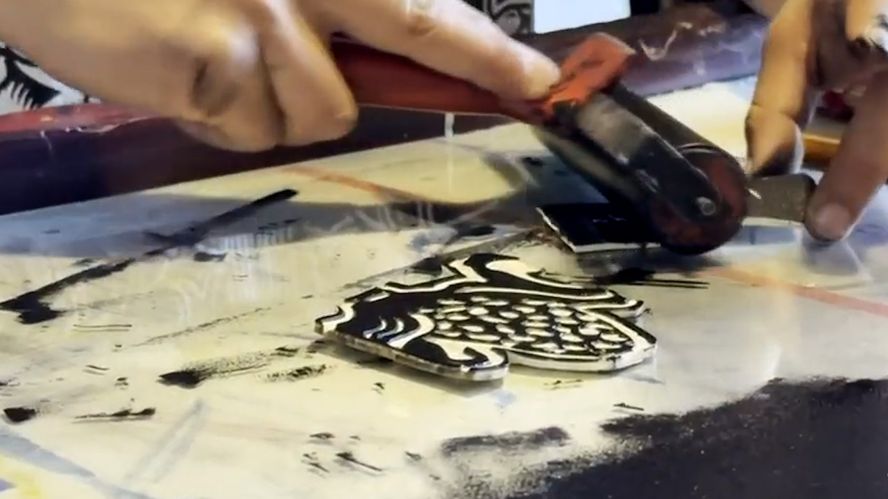 Presentan iniciativa para promover la creación de arte indígena con prensas de tortilla