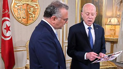 Presidente de Túnez muestra impactantes fotos de hambruna en Gaza a asesor de Trump y pide despertar mundial