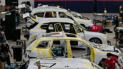 Producción de autos en México cae, pero exportaciones aumentan pese a tensiones comerciales