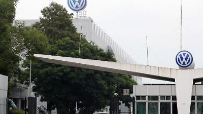Profeco llama a revisión a más de 25 mil vehículos Volkswagen por riesgos en los cinturones de seguridad