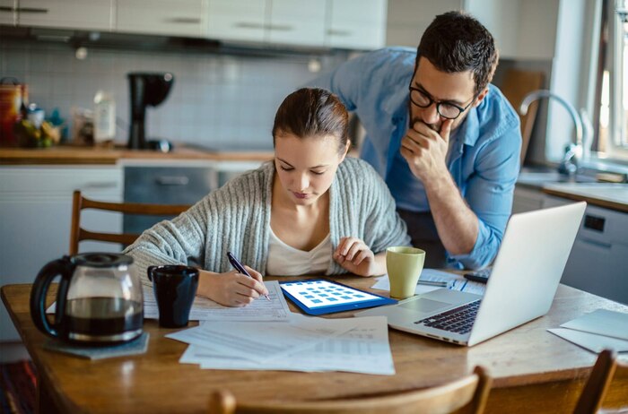 Profeco y Condusef lanzan guía práctica para mejorar la gestión financiera en pareja en México