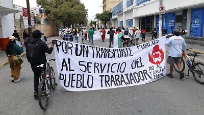 Protesta en Toluca contra el aumento en la tarifa del transporte público en Estado de México