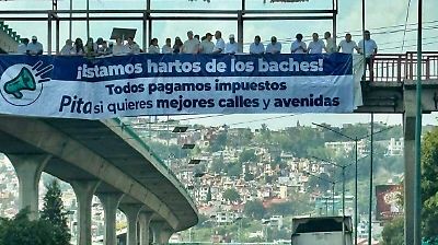Protesta pacífica en Periférico Norte por los peligros de los baches