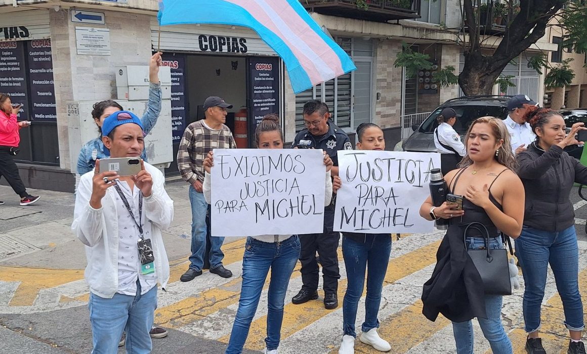 Protestas en Naucalpan exigen justicia tras presunta tortura a mujer trans por policías municipales