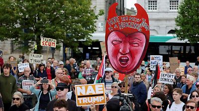 Protestas y seguridad en la visita de Trump a Escocia mientras juega golf en Turnberry