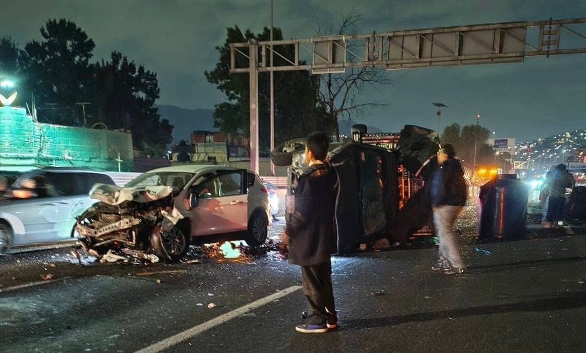 ¿Qué causó la trágica volcadura en la México-Pachuca que cobró dos vidas en Ecatepec?