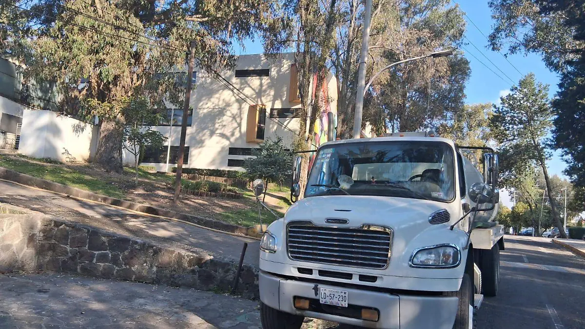 ¿Qué está causando los cortes de agua en Ciudad Universitaria? El ayuntamiento implementa soluciones emergentes