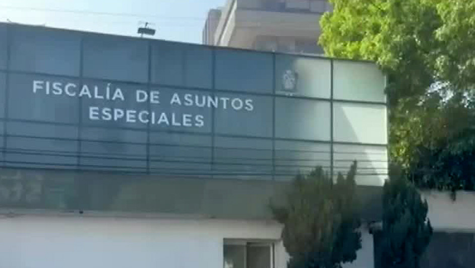 ¿Qué hay detrás de la tragedia del jet en Toluca? La espera angustiante de los familiares