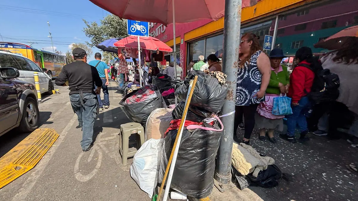 ¿Qué llevó a comerciantes y ambulantes a desmantelar la ciclovía de Isidro Fabela? La sorprendente razón revelada