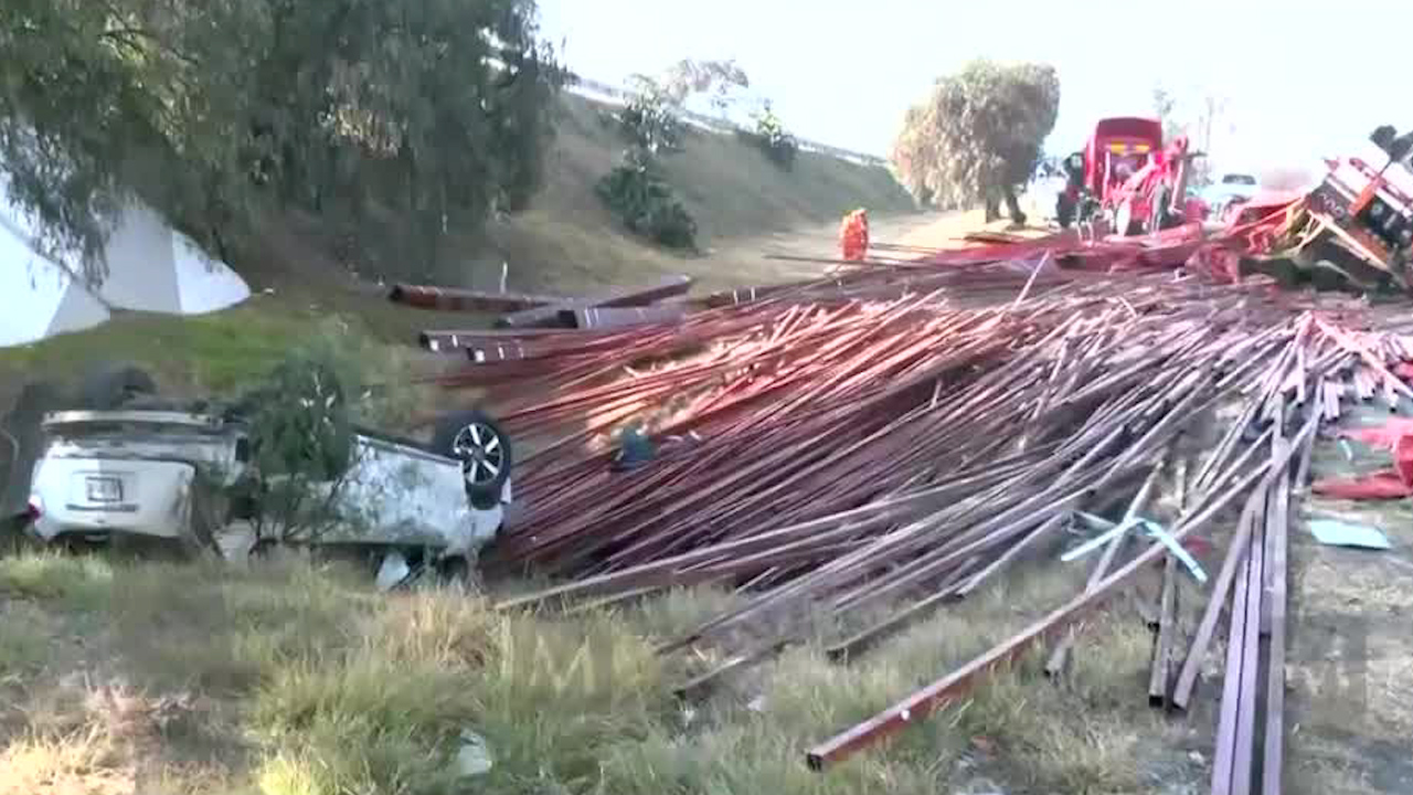 ¿Qué ocurrió en la autopista México–Pachuca? La impactante volcadura que bloqueó la transitada vía