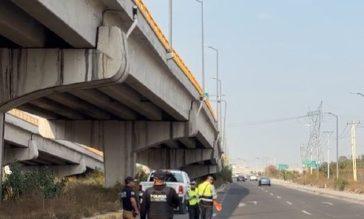 ¿Qué ocurrió en la vía hacia el AIFA? Hallan el misterioso cuerpo de una mujer en Tonanitla