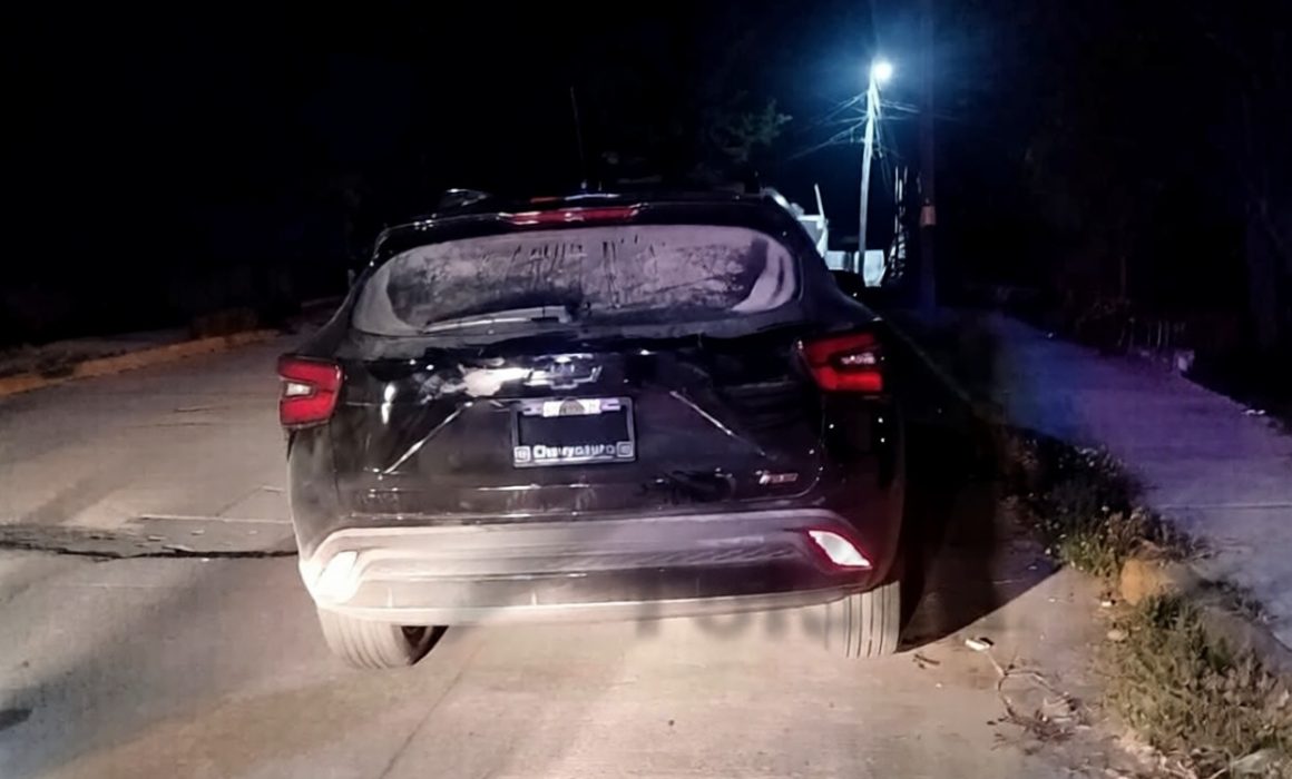 ¿Qué secretos oculta la camioneta abandonada en Xonacatlán con un cuerpo dentro?