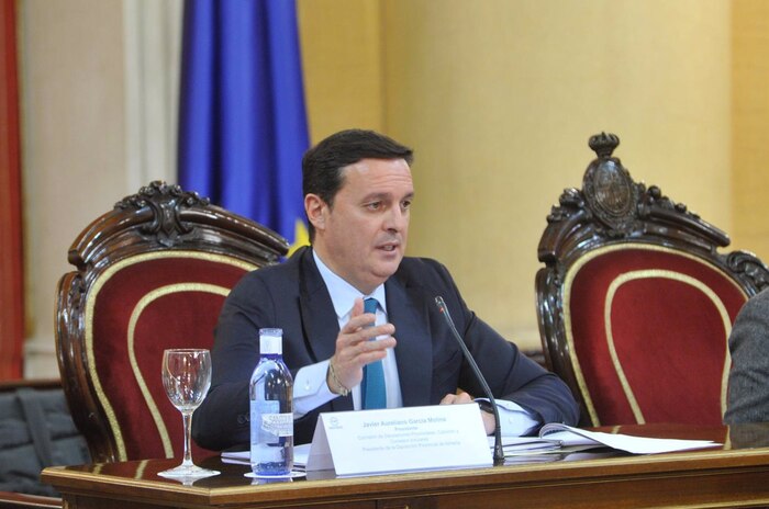 ¿Qué secretos reveló la dimisión del presidente de Almería por corrupción en contratos de mascarillas?