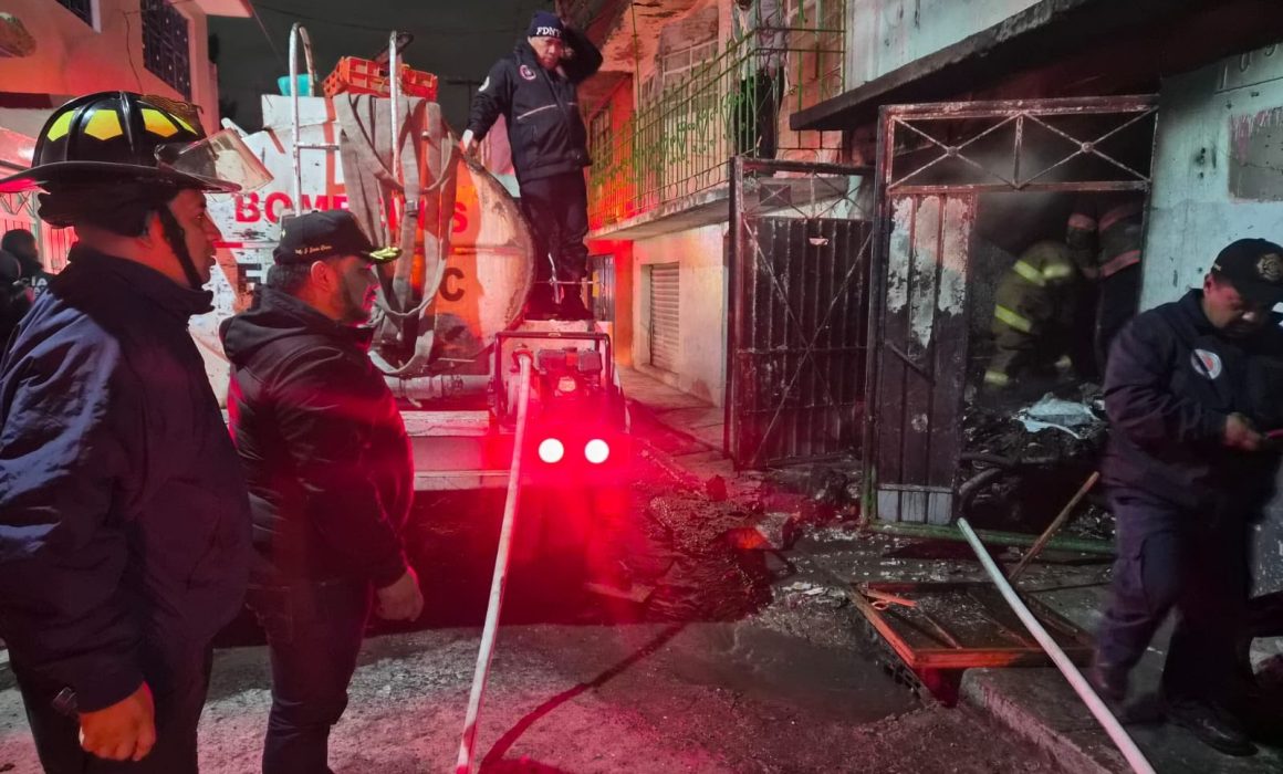 ¿Qué sucedió en Ecatepec? Rescatan a familia atrapada en incendio y revelan cifras alarmantes