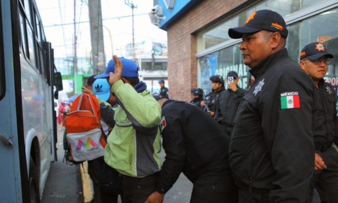 Realizan operativos de vigilancia a transporte público en Ecatepec