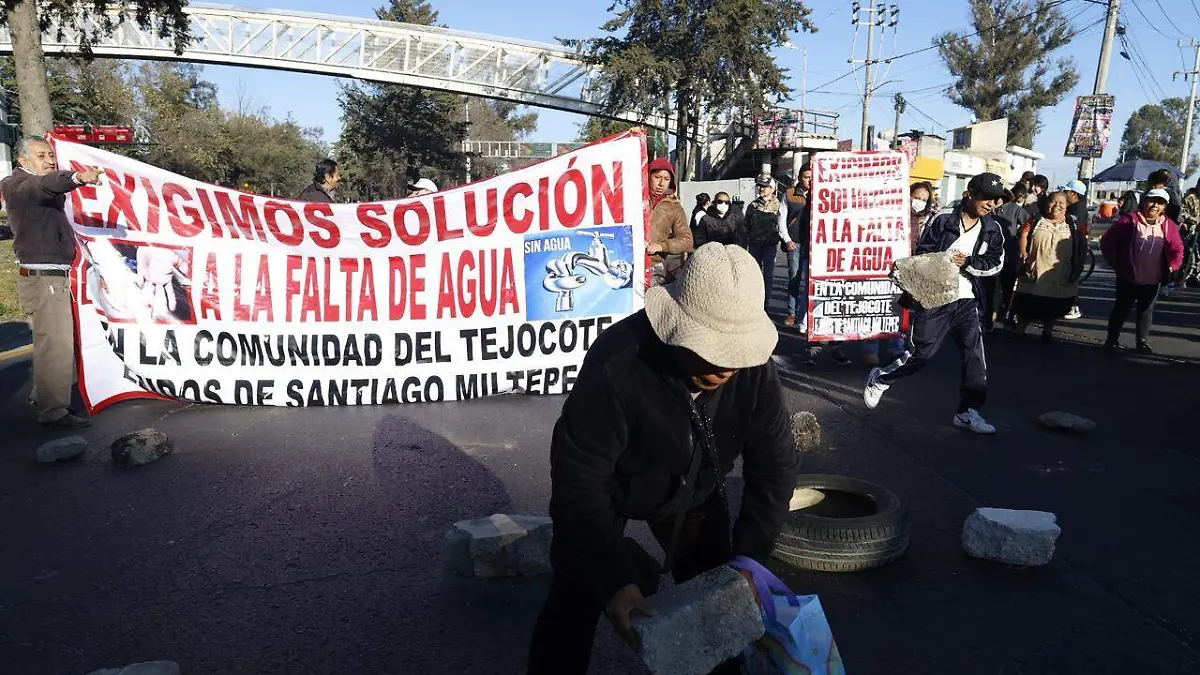 ¡Reclamo que hizo temblar la Toluca-Palmillas! Así lograron desbloquear la carretera