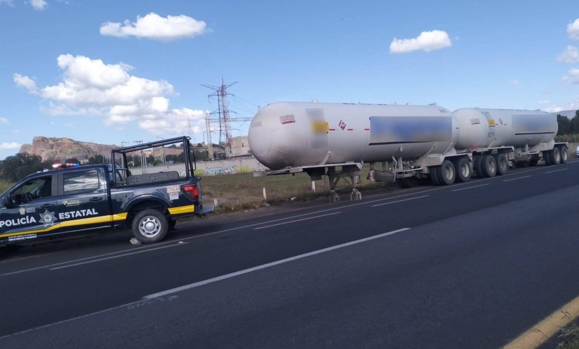 Recuperan en Nopaltepec un camión y dos remolques con reporte de robo durante patrullajes de rutina