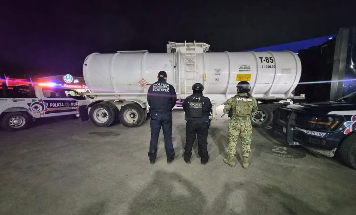 Recuperan gasolina ilícita en Ecatepec y detienen a conductor por tráfico de hidrocarburos