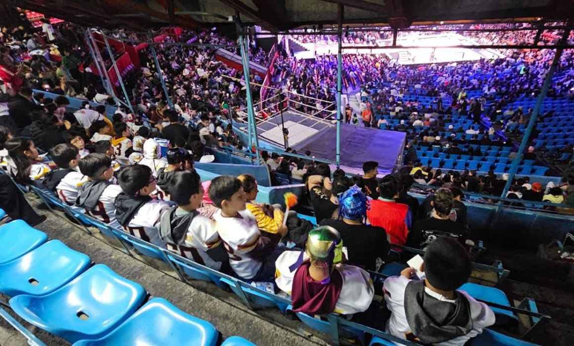 Redskins, imbatibles en la Liga de Fútbol Infantil y entusiasmo en lucha libre en CDMX