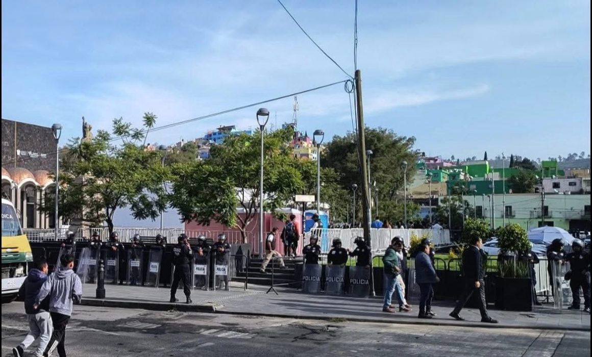Refuerzan seguridad en Toluca ante elección de Rectoría en la UAEMéx y protestas estudiantiles