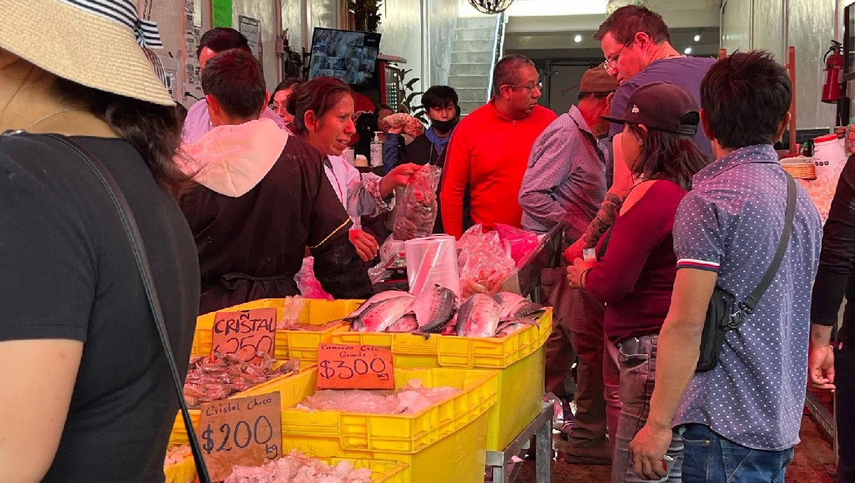 Registra poblado en Zinacantepec alta afluencia de personas por consumo de mariscos