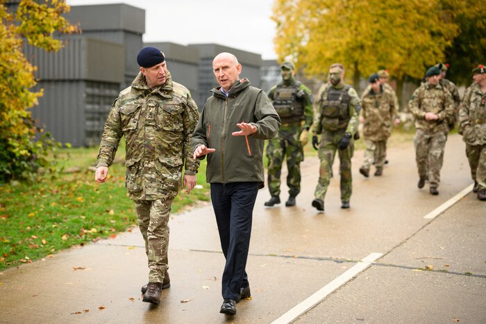 Reino Unido envía oficiales militares a Israel para apoyar la estabilización en Gaza tras la tregua