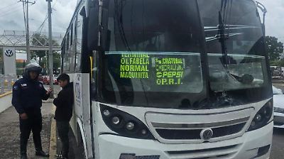 Remiten a corralón una unidad de transporte conducida por menor en Toluca
